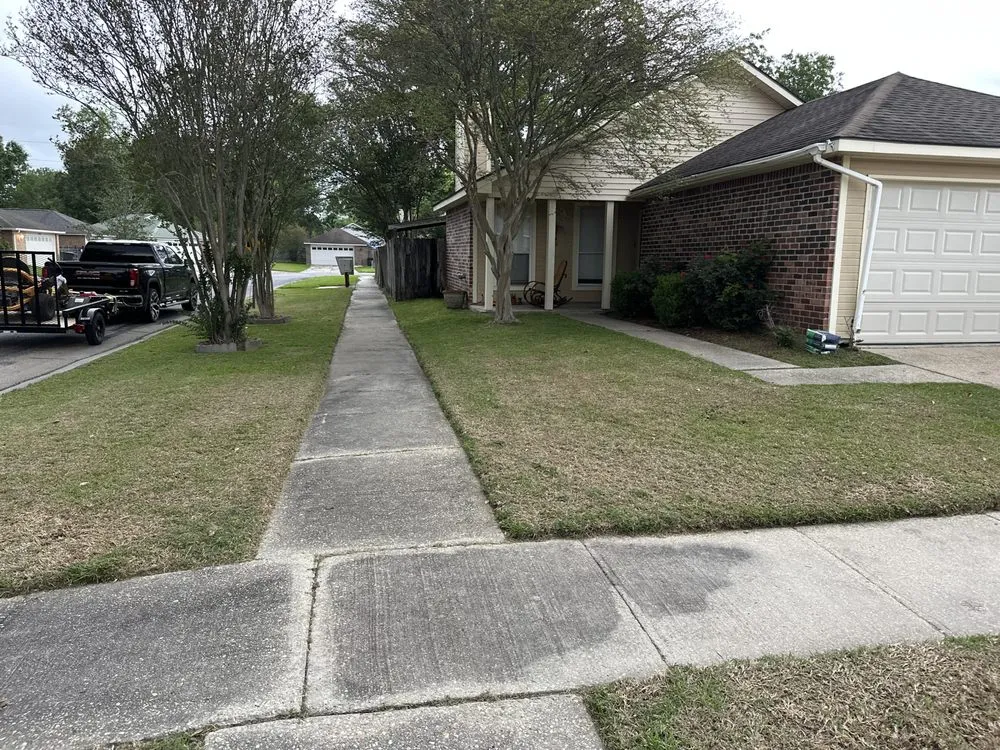 Affordable garden landscaping experts serving Denham Springs, LA - St Angelo's Lawn Maintenance