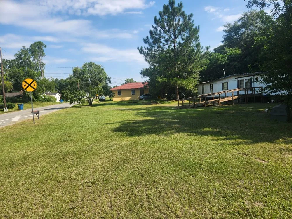 Expert yard maintenance near you in Uvalda, GA by S&T Landscaping