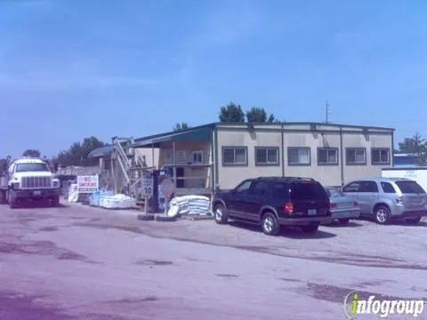 Expert garden landscaping for year-round maintenance across Valley Park, MO - St Louis Composting