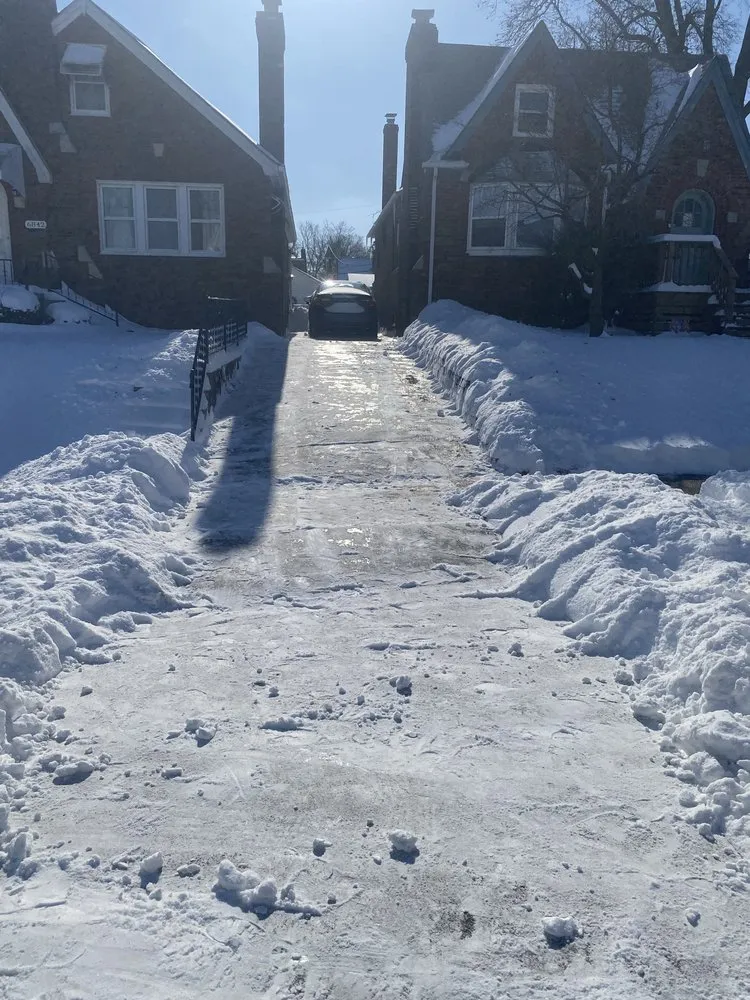 Top-rated yard maintenance experts serving Hazelwood, MO - St Louis Landscape & Removals