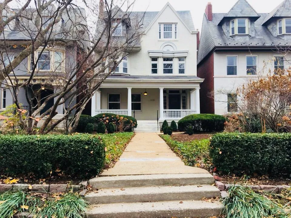 Affordable garden landscaping for homes across St Louis, MO - St Louis Leaf Removal