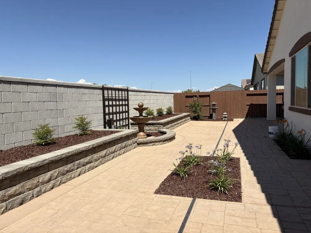 Local landscape design for year-round maintenance in Roseville, CA by Stableroot Landscape Construction