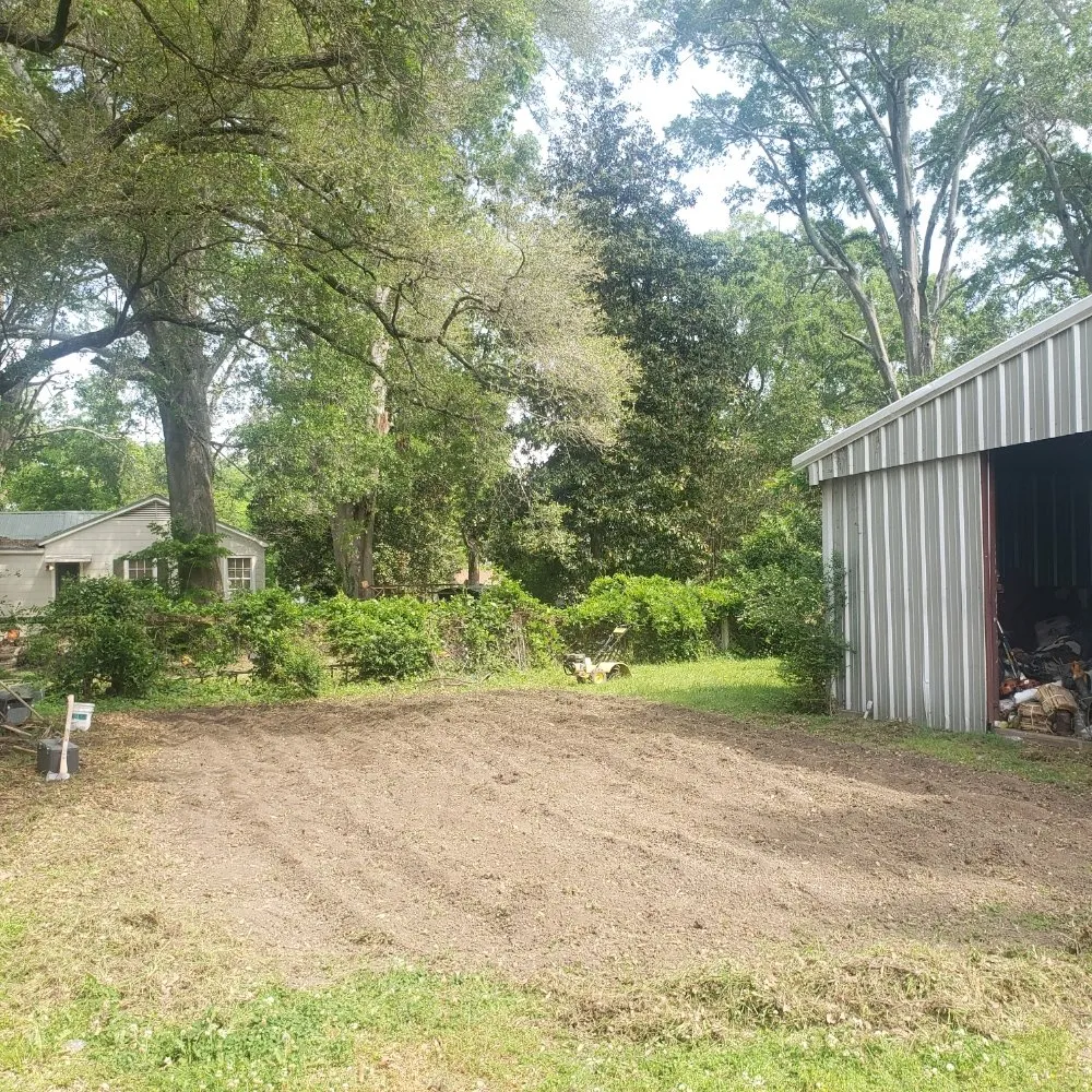 Affordable landscape design for residential properties in Richmond, LA by Stacy's Gardening