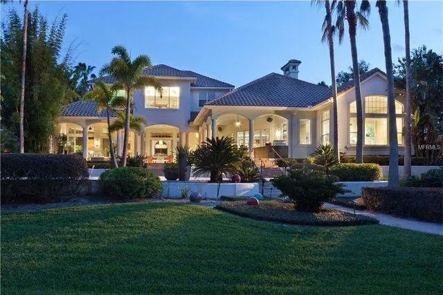 Affordable garden landscaping with custom design in Winter Park, FL by Stagg