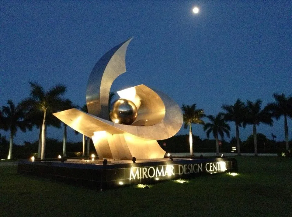 Professional yard maintenance for beautiful yards in Naples, FL by Stahlman-England