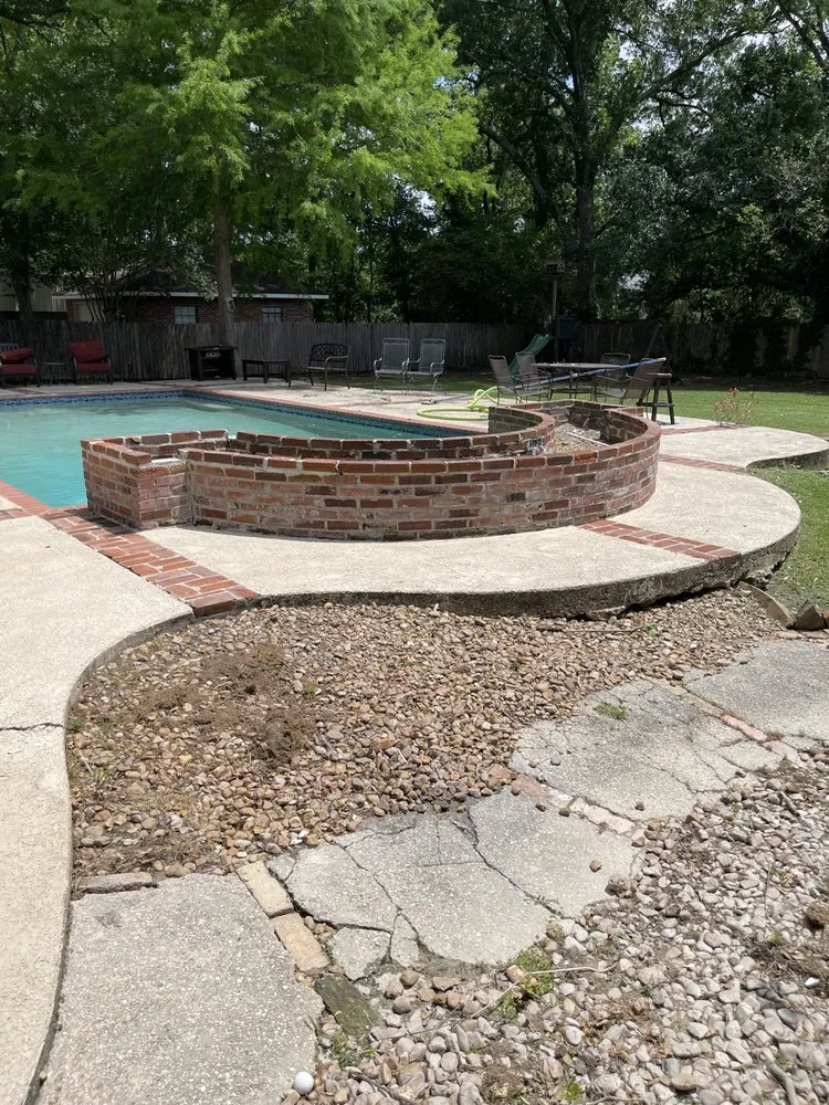 Expert yard maintenance in Broussard, LA - Stakes Lawncare Service