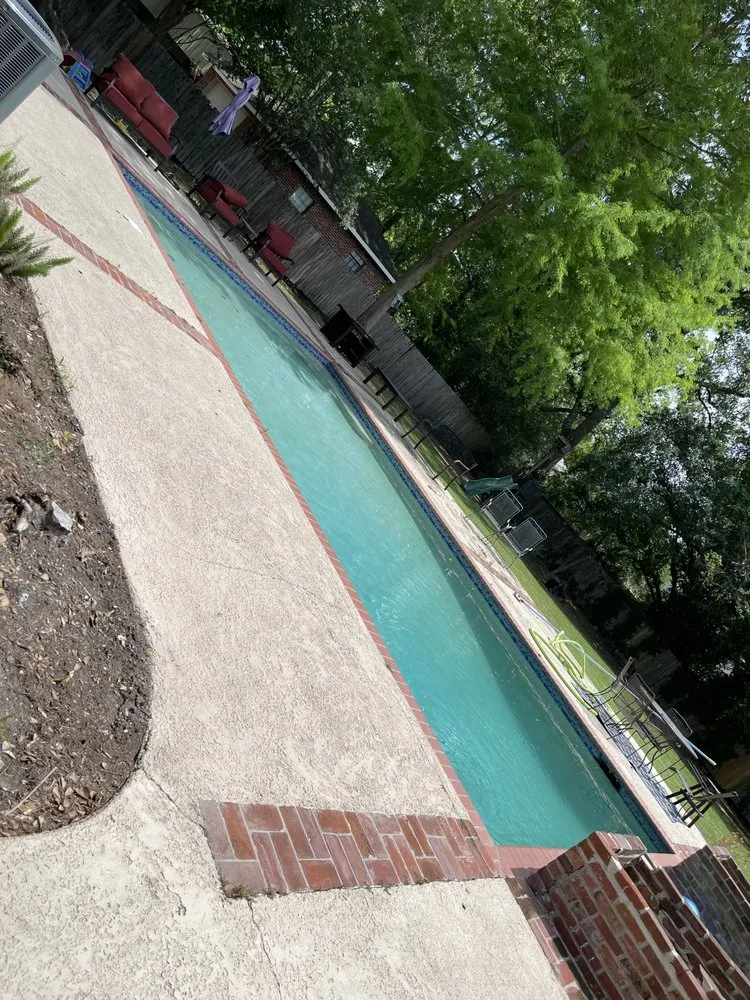 Custom yard cleanup service in Broussard, LA - Stakes Lawncare Service