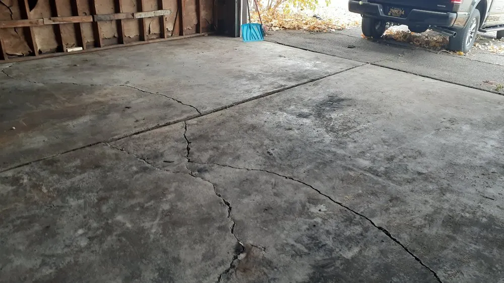 Trusted lawn mowing service experts serving Inkster, MI - Stallworth Lawn Care Trash Out And Demo