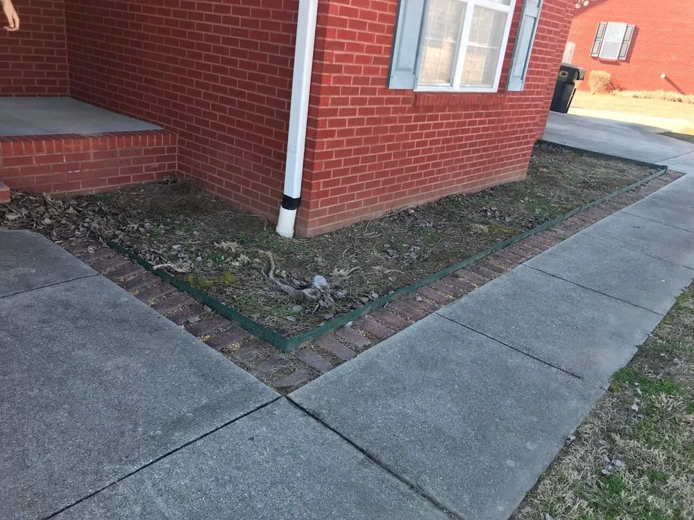 Top-rated outdoor landscaping with custom design in Cullman, AL by Stancils Construction & Handyman Services