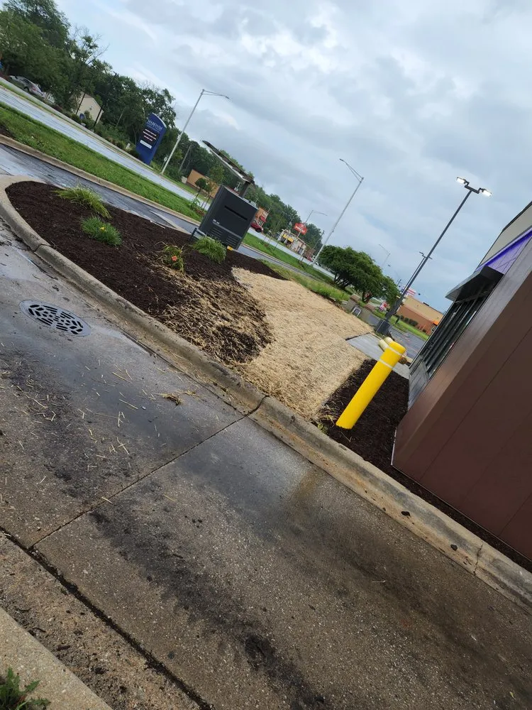 Custom residential landscaping for residential properties in Lake in the Hills, IL by Stand-up landscaping