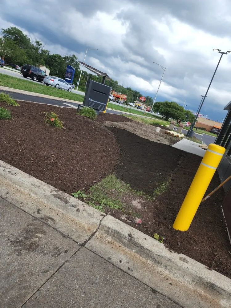 Top-rated yard maintenance for year-round maintenance across Lake in the Hills, IL - Stand-up landscaping