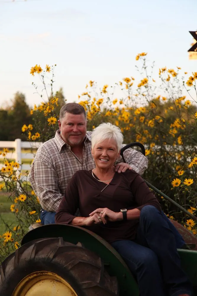 Top-rated garden landscaping experts serving Chiefland, FL - Standridge Baled Pinestraw