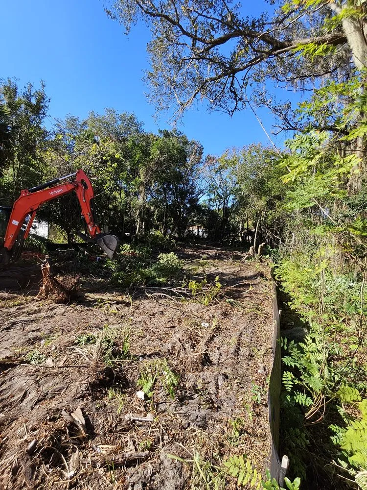 Expert landscaping services experts serving De Leon Springs, FL - Stanford Land Management