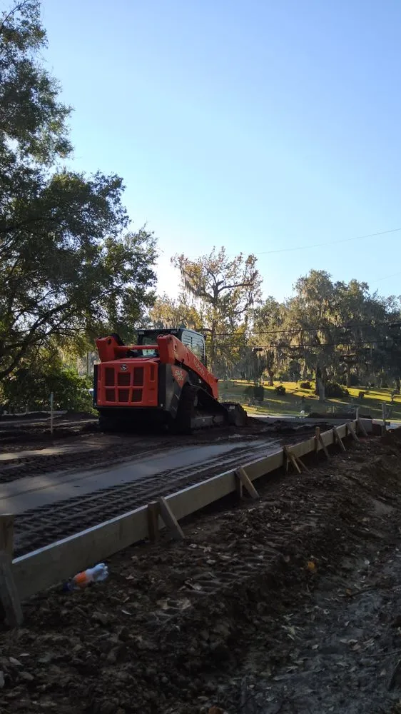 Expert yard cleanup service for outdoor upgrades in De Leon Springs, FL by Stanford Land Management