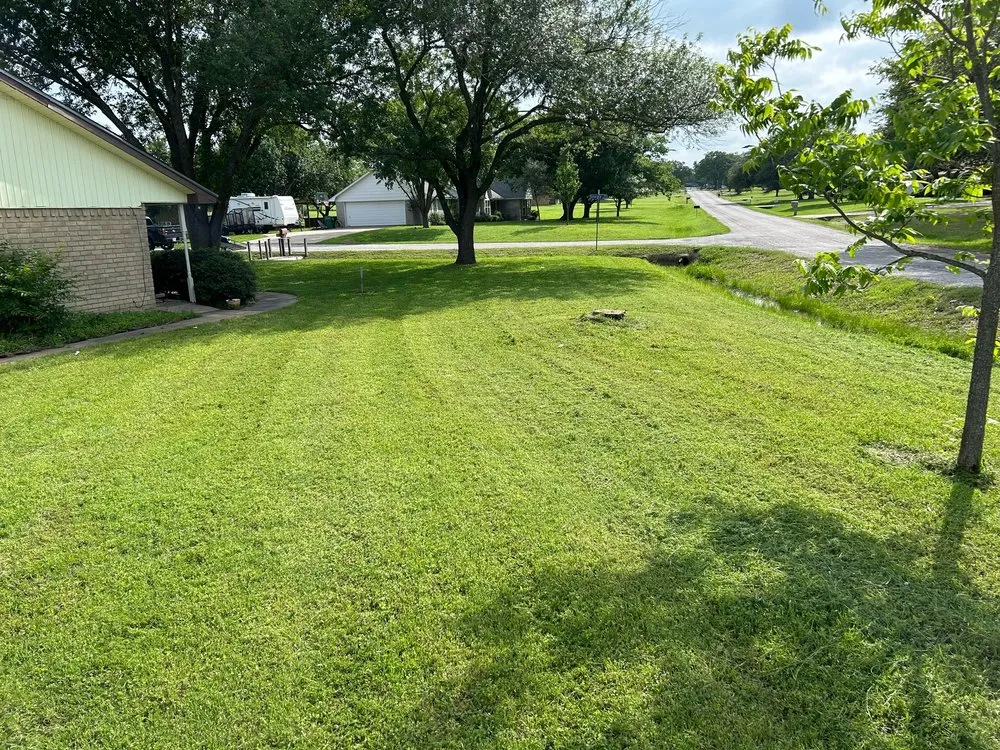 Expert residential landscaping in Robinson, TX by Stanford lawn care service