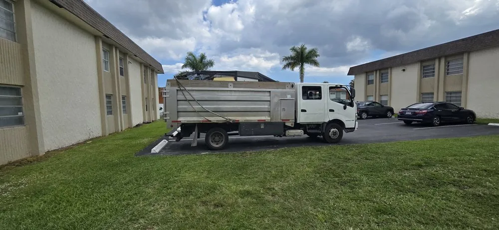 Professional yard maintenance experts serving Hollywood, FL - Stanley Elias Lawn Care & Maintenance