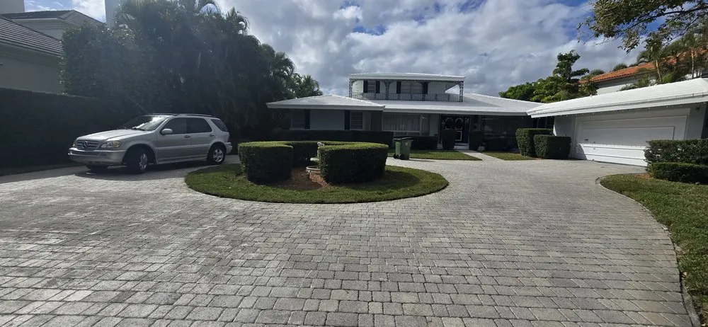 Affordable landscaping services near you across Hollywood, FL - Stanley Elias Lawn Care & Maintenance