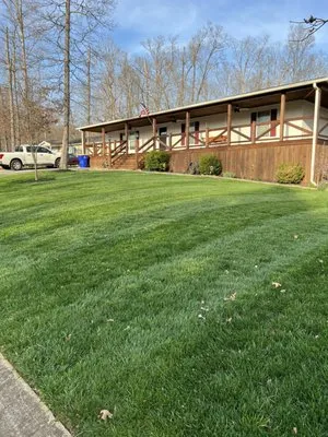 Stanley’s Lawn Care Logo