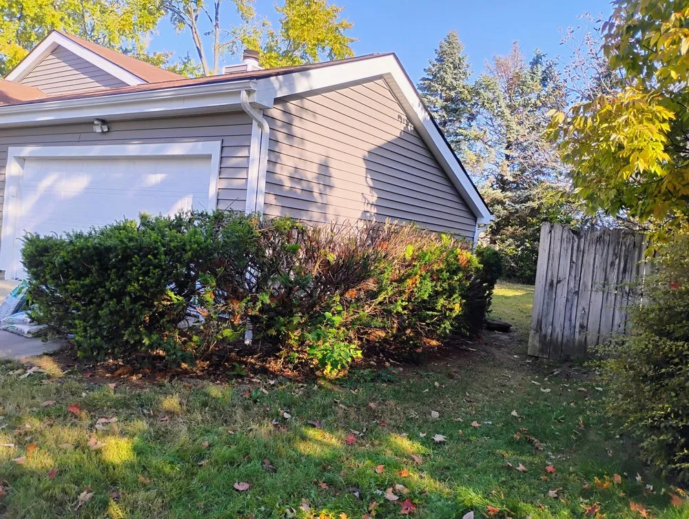 Reliable yard cleanup service with custom design in Chillicothe, OH by Stan's Landscaping , Snow Removal & More