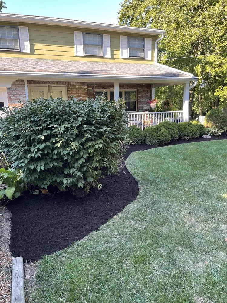 Custom residential landscaping in Cincinnati, OH by Stanton Lawn Care