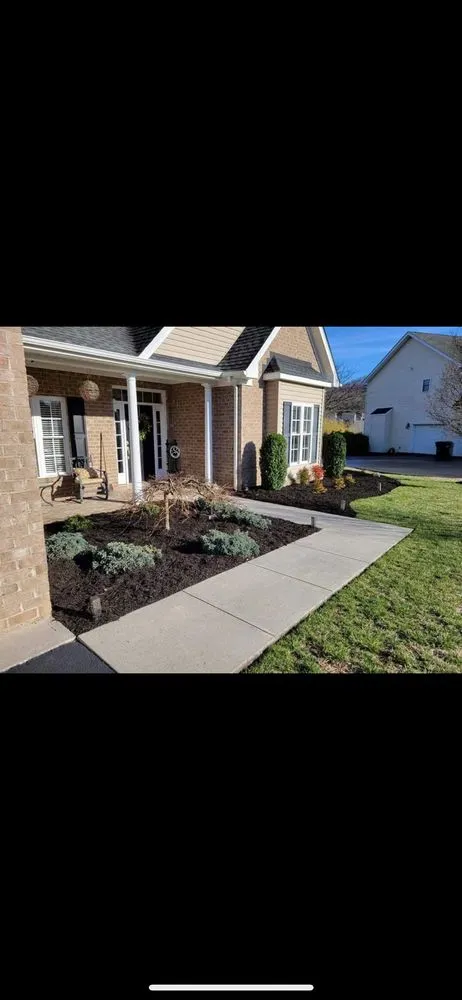 Professional garden landscaping in Roanoke, VA by Star City Landscaping