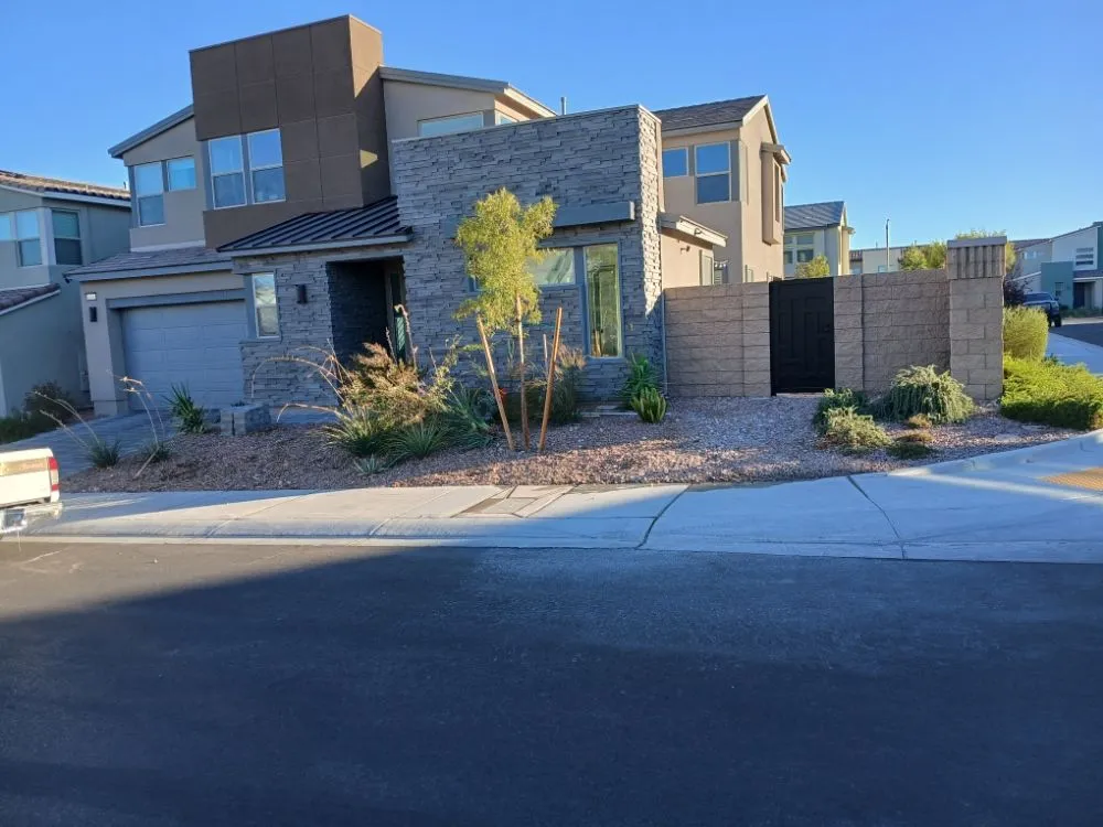 Top-rated yard maintenance experts serving Las Vegas, NV - Star Garden & Landscaping Services