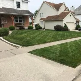 Custom lawn care service near you in Bloomington, IL by Star Lawn Care