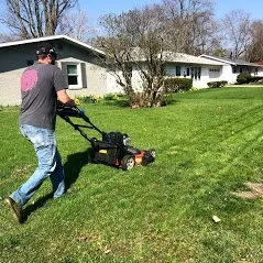 Trusted yard maintenance in Bloomington, IL - Star Lawn Care