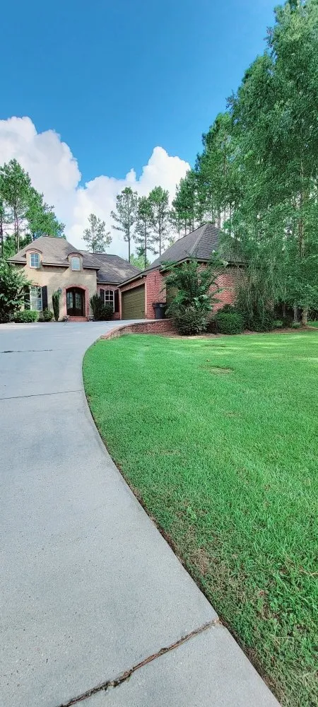 Expert outdoor landscaping in Hattiesburg, MS - Star Lawns