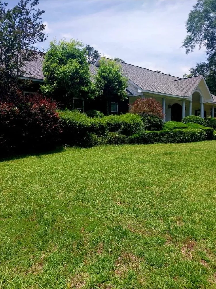 Reliable garden landscaping near you across Hattiesburg, MS - Star Lawns