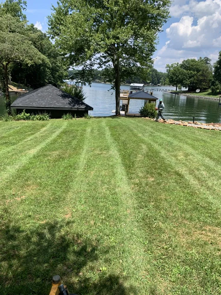 Reliable outdoor landscaping for homes across Davidson, NC - Starlawns Landscaping