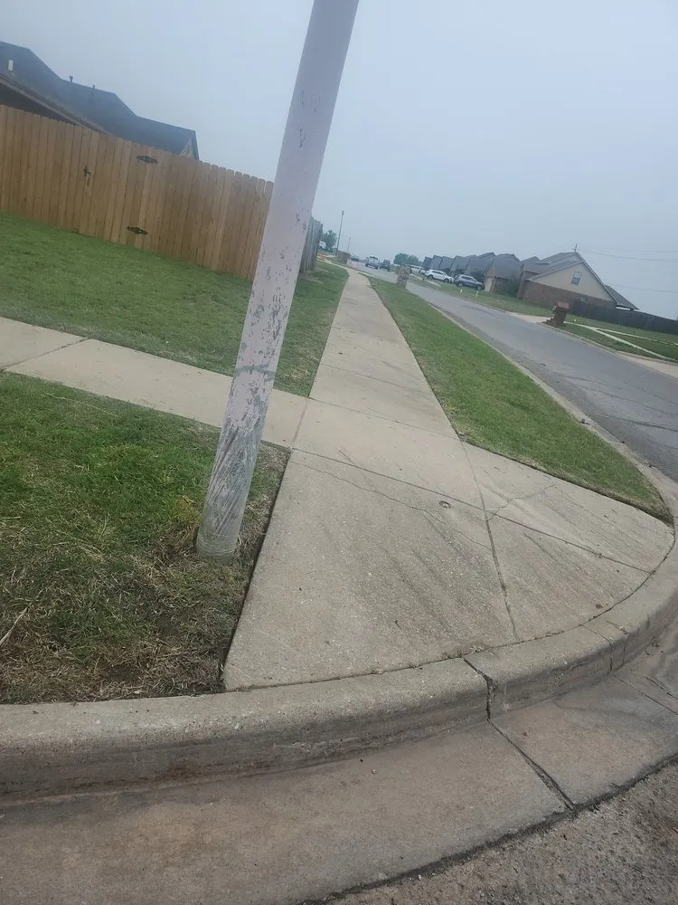 Affordable lawn care service experts serving Lawton, OK - Starr Landscaping