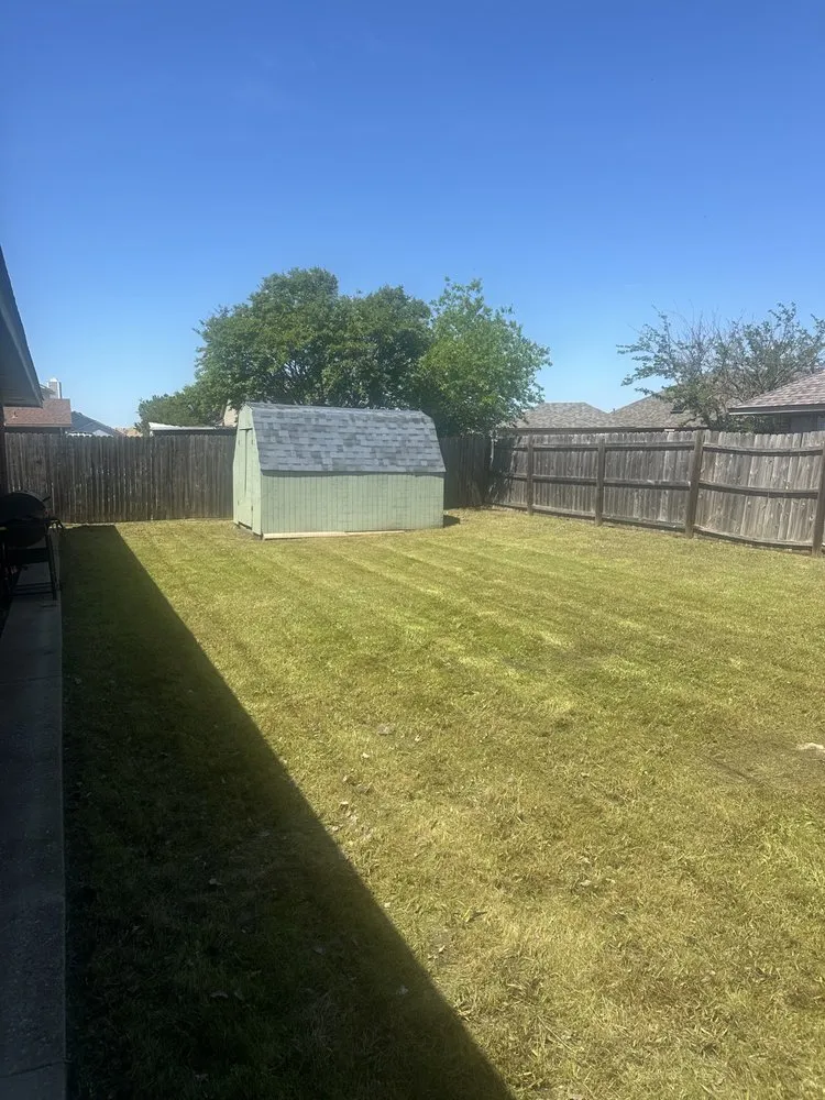 Top-rated lawn mowing service experts serving Lawton, OK - Starr Landscaping