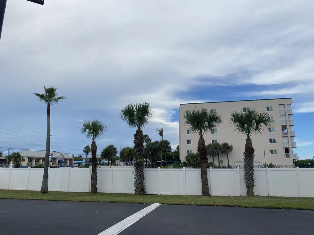 Affordable garden landscaping experts serving Indian Harbour Beach, FL - Starrett Stump Grinding