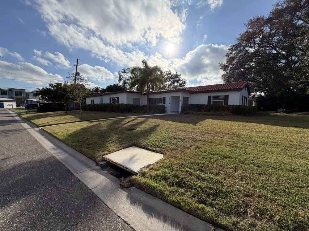 Professional lawn care service experts serving St. Petersburg, FL - Stars & Stripes Landscaping