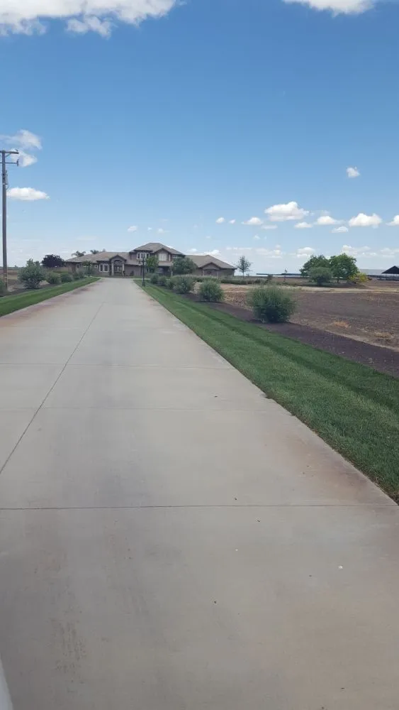 Reliable outdoor landscaping in Lemoore, CA by Start Fresh Landscaping