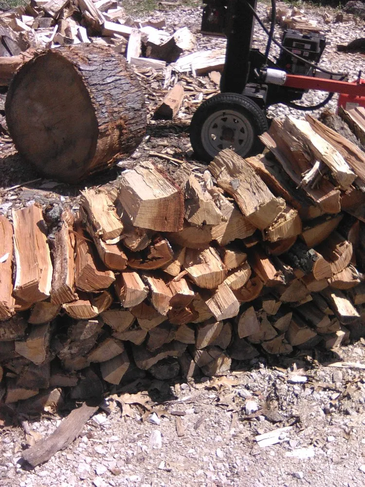 Reliable lawn mowing service experts serving Bethalto, IL - Stassi's Outdoor Services