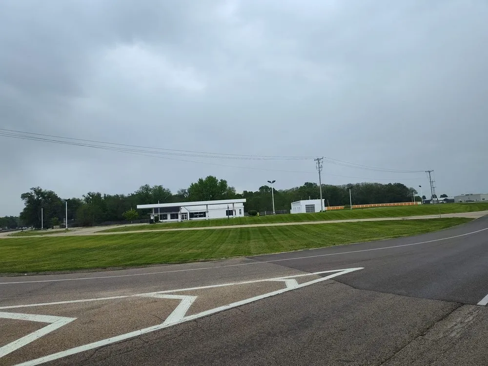 Custom lawn care service for homes in Poplar Grove, IL by Stateline Cityscapes