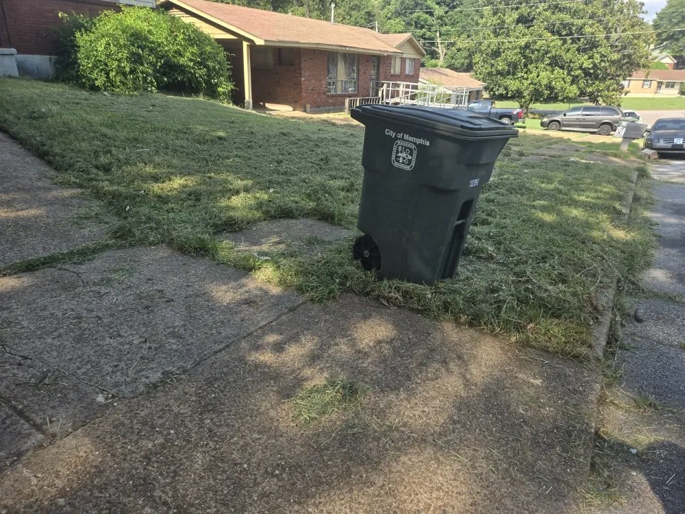 Affordable yard maintenance with custom design across Memphis, TN - Stay Clean Services