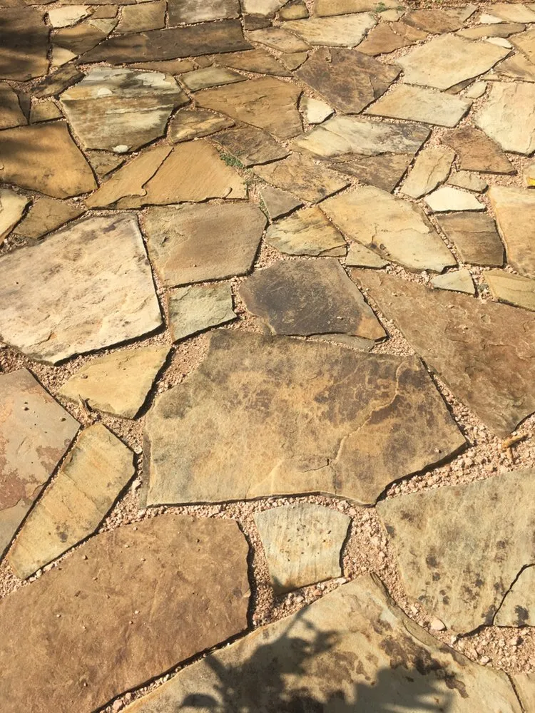 Custom garden landscaping for homes in Houston, TX by Steel Bender Builders