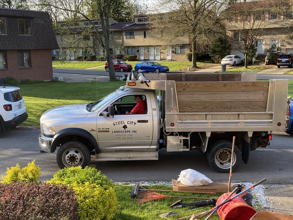 Expert lawn care service in Pittsburgh, PA - Steel City Landscape
