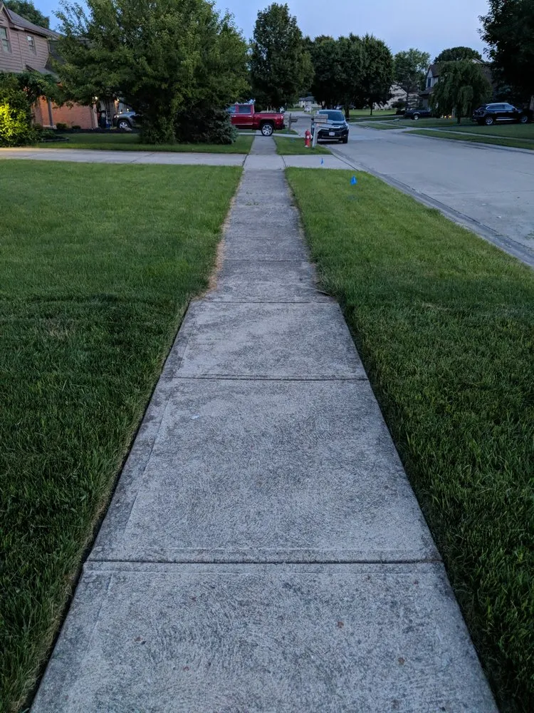 Expert yard cleanup service for year-round maintenance across Pickerington, OH - Steel Cuts Lawn & Landscaping