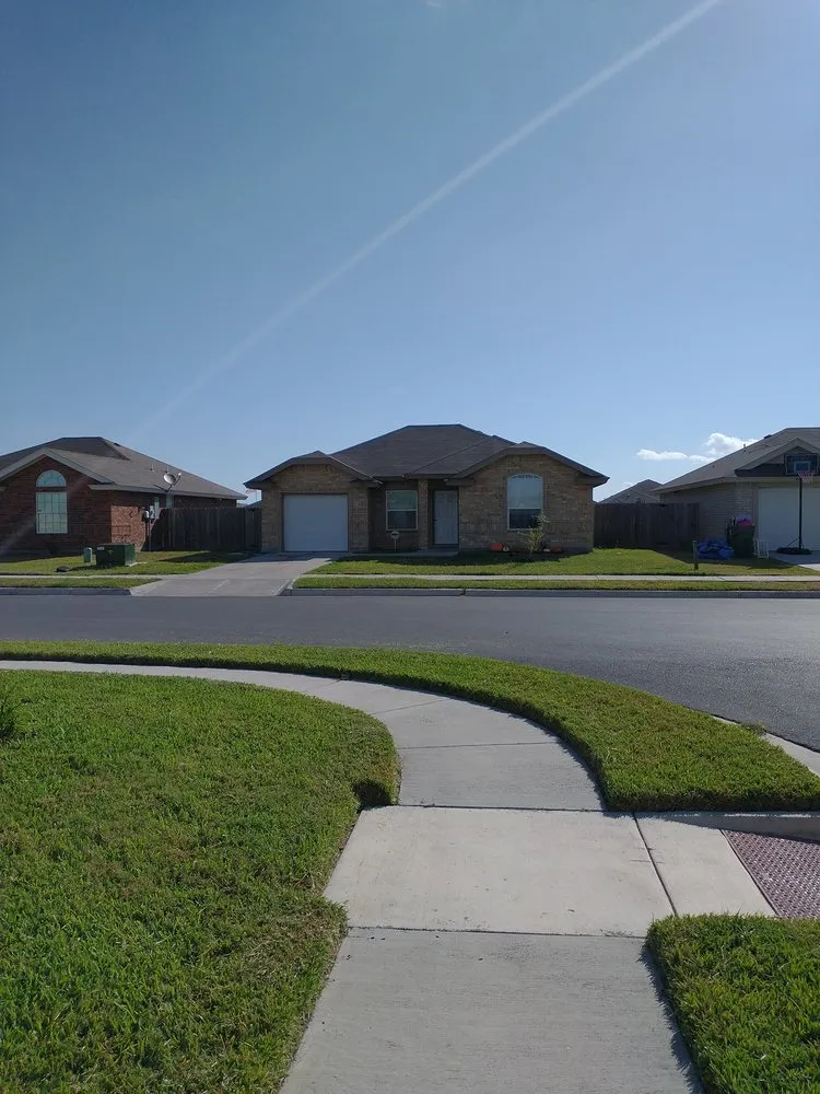 Professional yard cleanup service experts serving Brownsville, TX - STEEL LAWN CARE