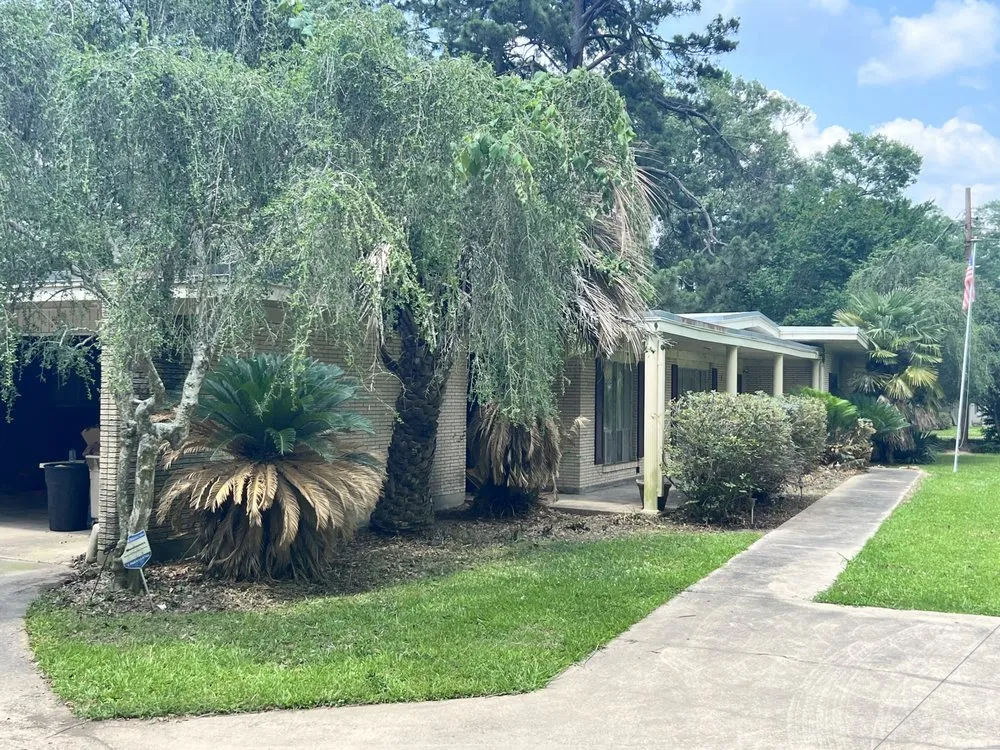 Reliable outdoor landscaping with custom design in Monroe, LA by Steel Lawncare