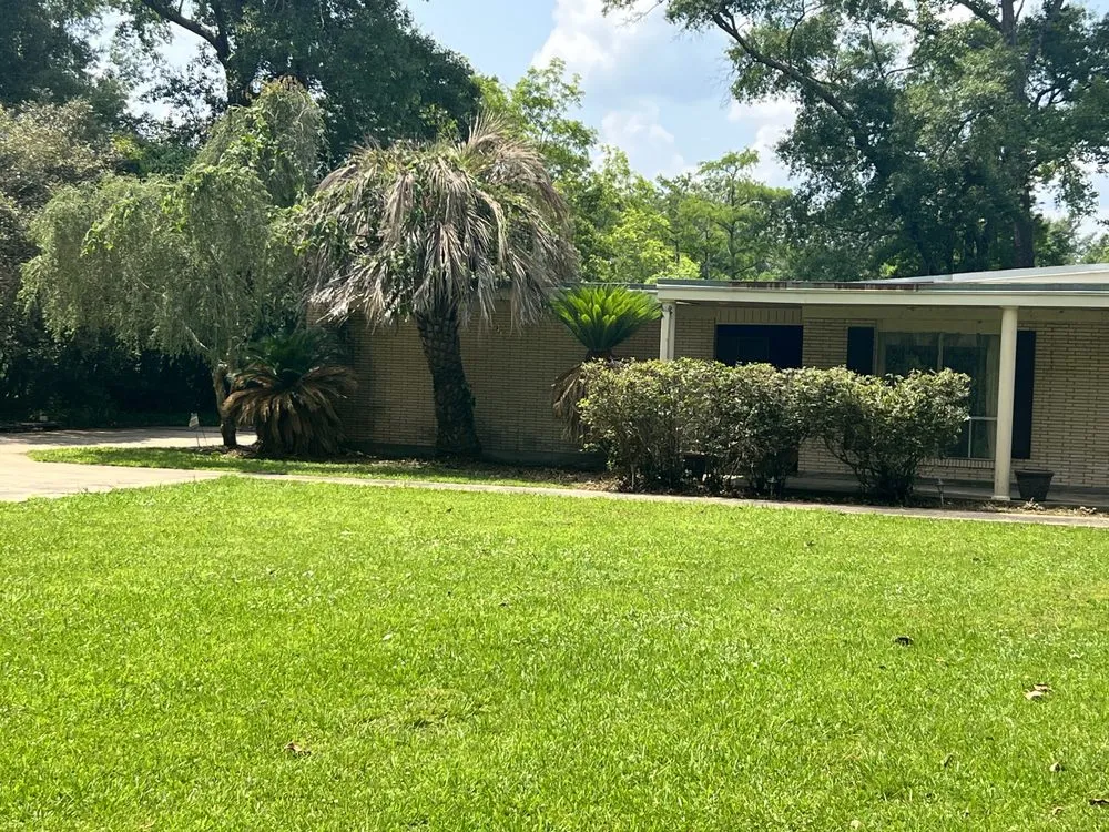 Top-rated residential landscaping in Monroe, LA by Steel Lawncare