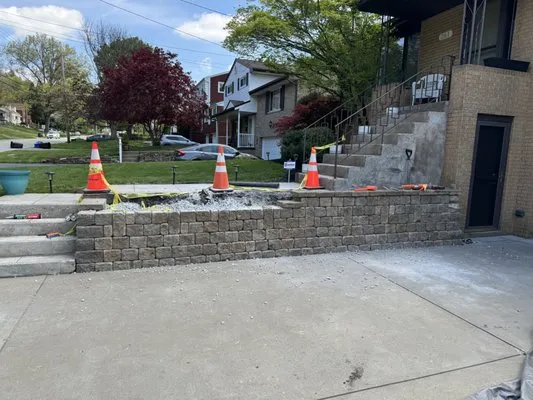 Steel River Contracting Logo