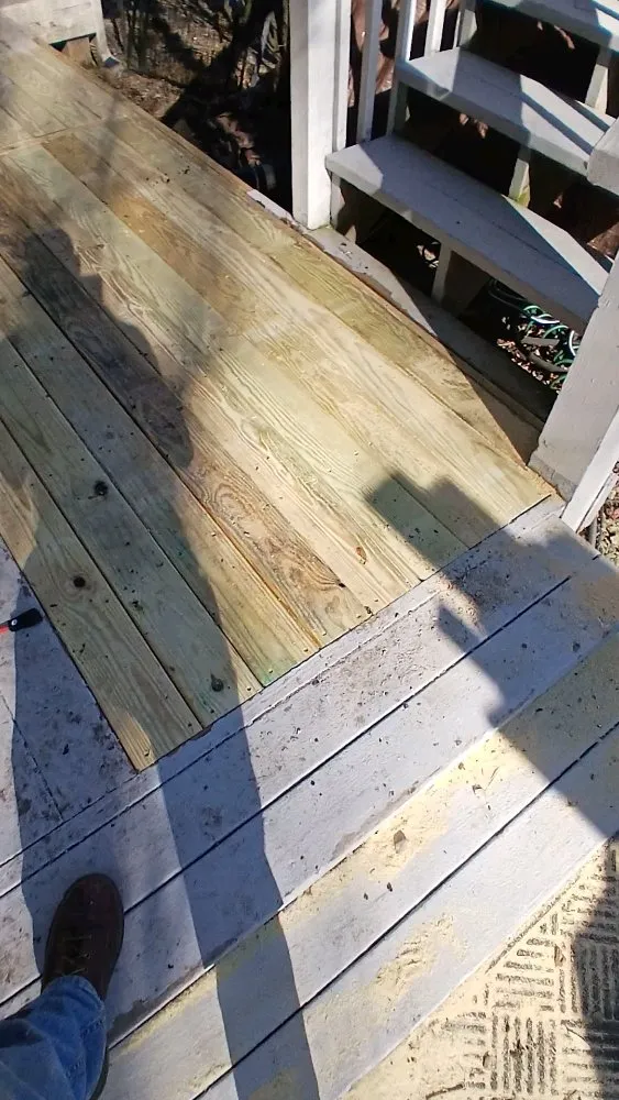 Professional lawn mowing service experts serving Kingsport, TN - Steele's Handyman Service