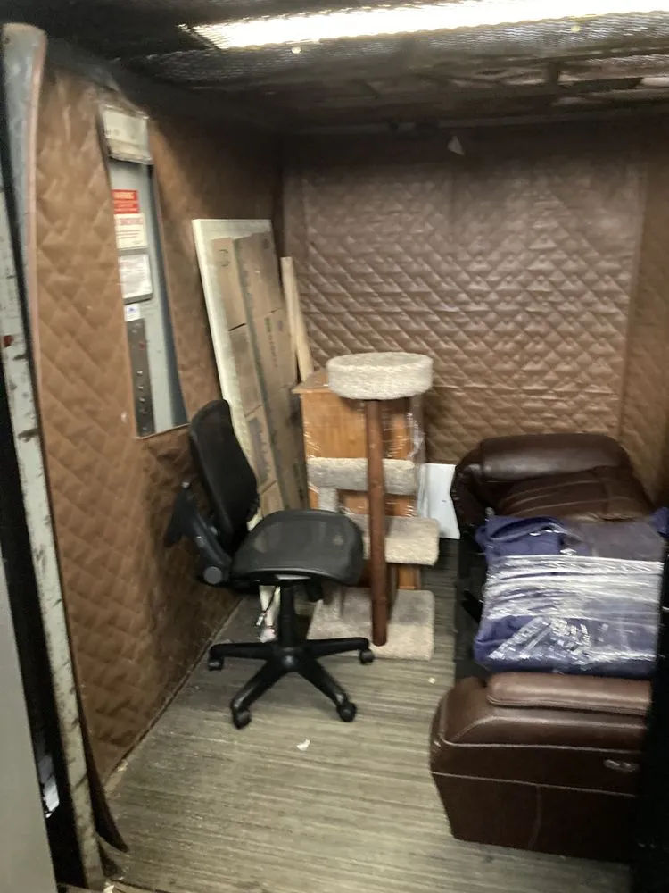 Affordable lawn care service experts serving Baltimore, MD - Steeles Keep You Moving