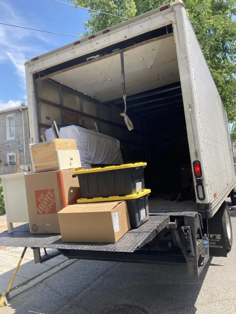 Professional lawn care service experts serving Baltimore, MD - Steeles Keep You Moving