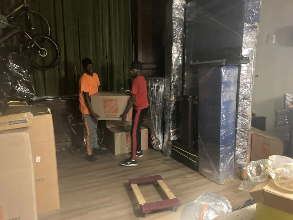 Reliable yard cleanup service in Baltimore, MD - Steeles Keep You Moving